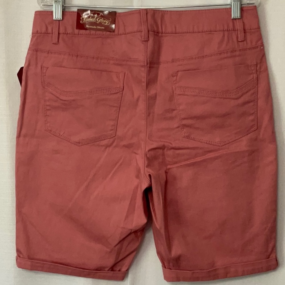 Faded Glory Pink Bermuda Size 14 Women Shorts NWT - Picture 2 of 7